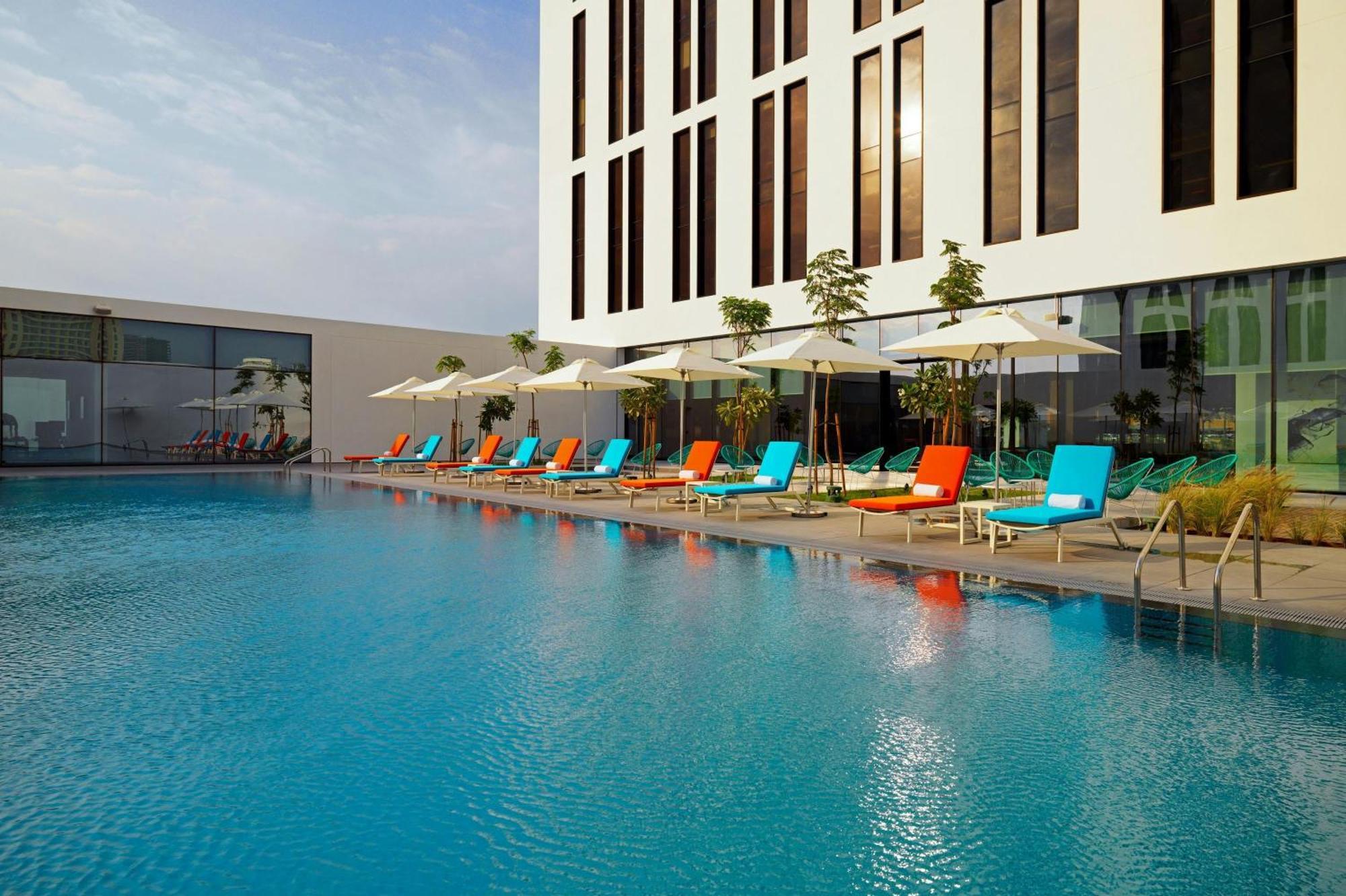 Aloft Me'Aisam, Dubai Hotell Exteriör bild
